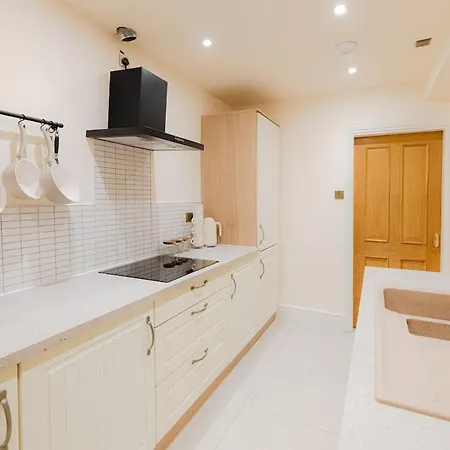 Dom wakacyjny The Gallery House - Minster Views & Sleeps Up To 8 *