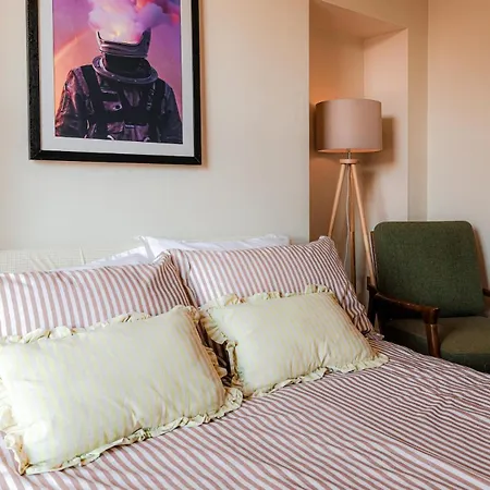 The Gallery House - Minster Views & Sleeps Up To 8