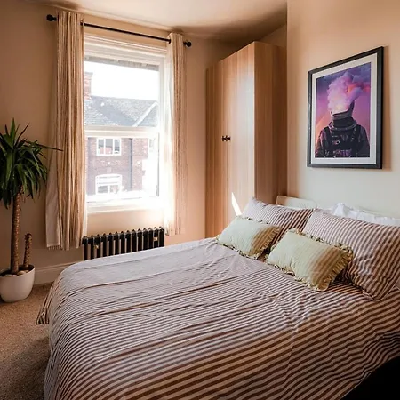 The Gallery House - Minster Views & Sleeps Up To 8